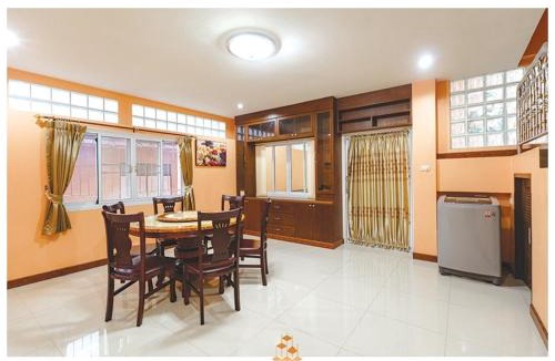 Ranong House | close