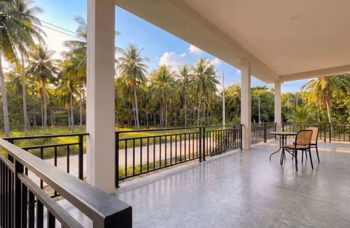 Srithanu House | Coconut Villa | 2 Private BR | Palm View | Top Loc