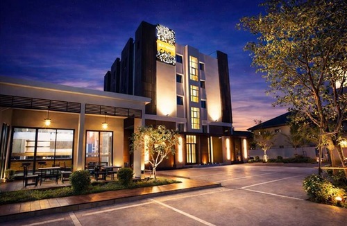 Ladprao Hotel | Collection O The Bangkok Cha Cha Suite