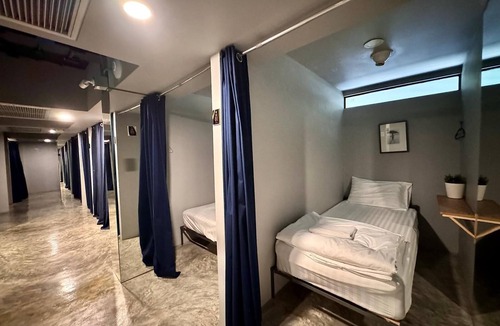 Thanon Phetchaburi Hostel | Collection O The Spades Hostel