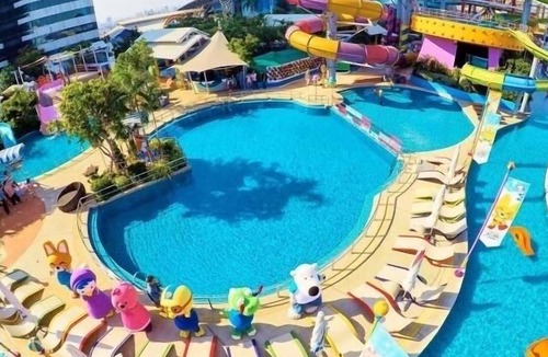 Ramkhamhaeng Apartment | Condo pool gym wifi big shopping mall boat train bus 5 min by walk night market