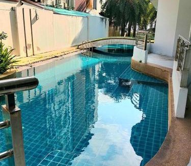 Ban Bang Saen Apartment | Condo The Beach Bangsaen 327-2 Pool-Access