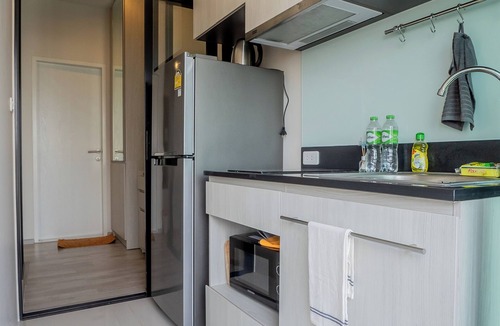 Bang Kaeo Condo | Condo with gym, pool, coworking areas, convenience store and shuttle van to BTS