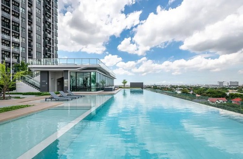 Bang Kaeo Condo | Condo with gym, pool, coworking areas, convenience store and shuttle van to BTS