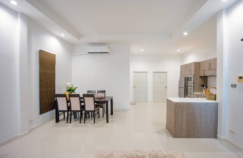 Hua Hin Villa | Cosy and relaxing pool villa, 10 min to the beach and shopping. Family friendly.