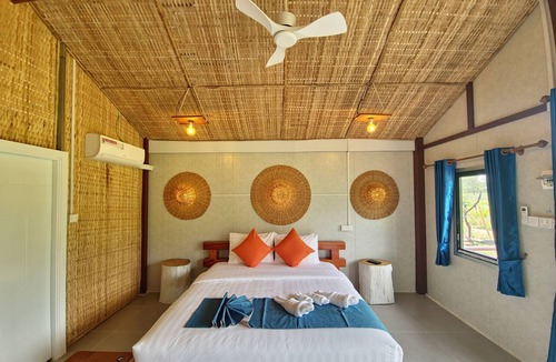 Tbaeng Meanchey Cabin | Cow Barn Cafe and Lodge Preah Vihear