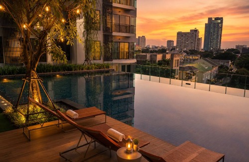 Khlong Toei Apartment | Cozy 1-bedroom apartment in soothing Krung Thep Maha Nakhon with Train Access