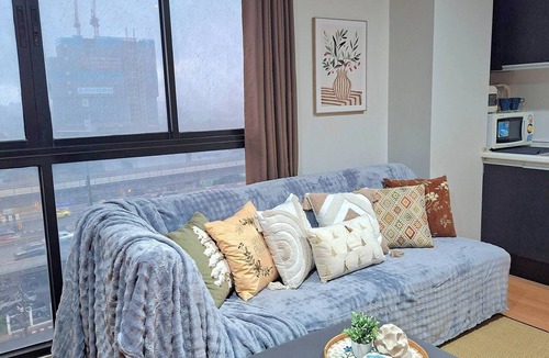 Talat Phlu Apartment | Cozy 1 BR 40 Sqm Corner, 3 mins to BTS Wutthakat