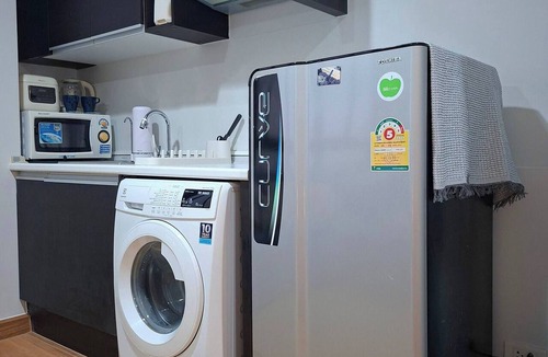 Talat Phlu Apartment | Cozy 1 BR 40 Sqm Corner, 3 mins to BTS Wutthakat