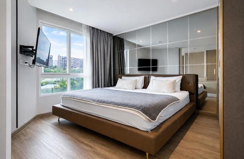 Phuket Apartment | Cozy 1BR near Central Phuket with Pool & Gym