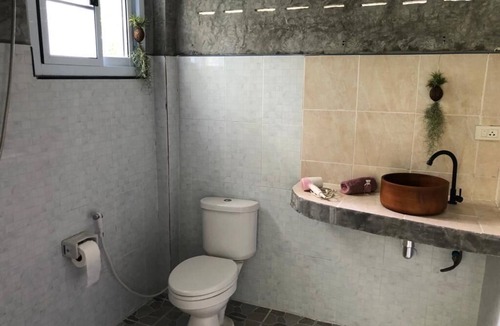 Koh Tao House | Cozy house in tranquil Tambon Ko Phangan with WiFi, AC