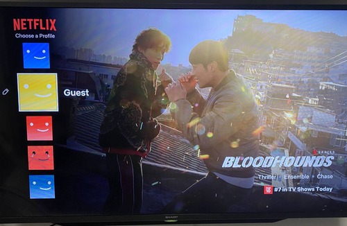 Phra Khanong Apartment | Cozy room ! Very fast WiFi ! Netflix - 5 mins walk to BTS Onnut