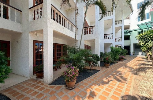 Patong Condo | Cozy Suite on second floor with Pool View