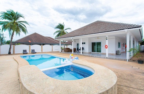 Bo Fai Villa | D2 Pool Villa Huahin Near the beach!