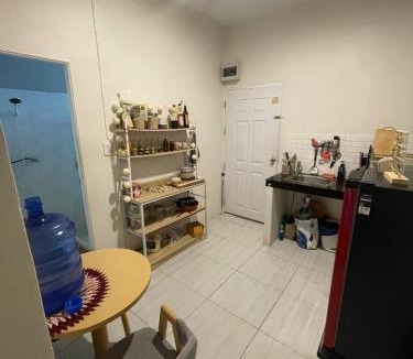 Hin Hong Apartment | Deli Devi Budget Home