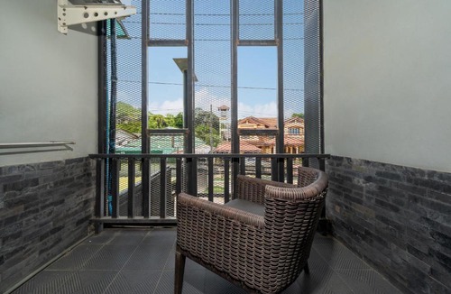 Chalong Hotel | Dent Station Residence