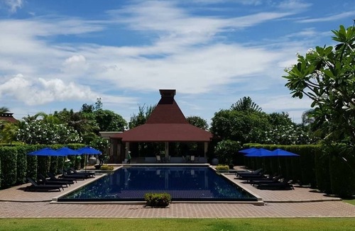 Wang Pong Villa | Designer Villa with Mountain View near Beach