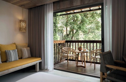 Nanai Road Hotel | Dinso Resort & Villas Phuket, Vignette Collection by IHG