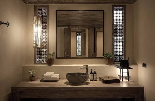 Nanai Road Hotel | Dinso Resort & Villas Phuket, Vignette Collection by IHG