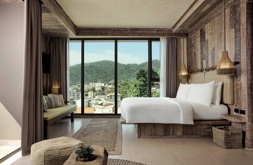 Nanai Road Hotel | Dinso Resort & Villas Phuket, Vignette Collection by IHG
