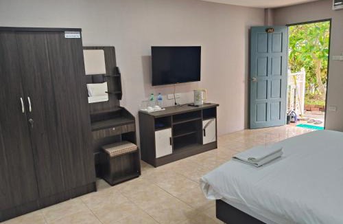 North Pattaya Hotel | DJ Residency and Pool Party