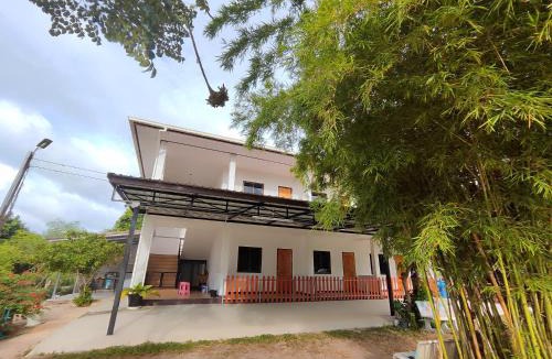 Ban Chang Apartment | Dowslom Place