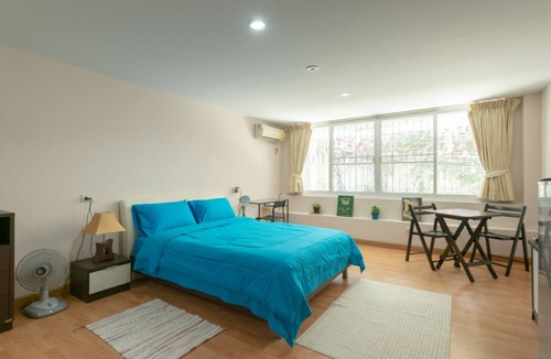 Sukhumvit Apartment | Eat, Sleep & Wander 2 - Insta-friendly W District