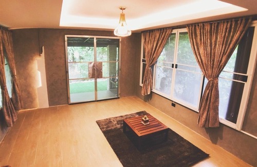 U Thong Bed & Breakfast | EAUSTAY Private room with Little Jungle