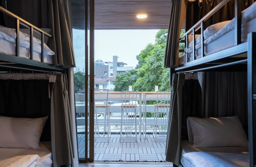 Khlong Tan Nuea Hostel | Ekkamai Buds & Beds - 420 Hostel
