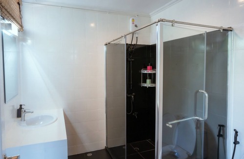 Khlong Tan Nuea Hostel | Ekkamai Buds & Beds - 420 Hostel