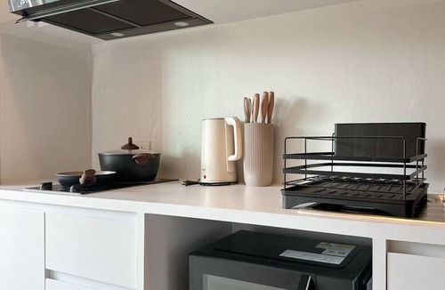 Huay Kaew Apartment | Elegant Modern White Suite