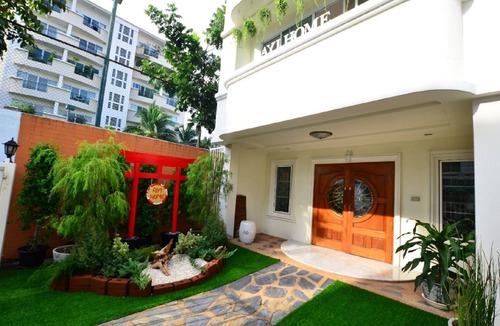 Din Daeng House | Elegant & Quiet Entire 3 Story House Bangkok Downtown Near Skytrain/Metro