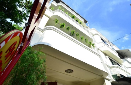 Din Daeng House | Elegant & Quiet Entire 3 Story House Bangkok Downtown Near Skytrain/Metro