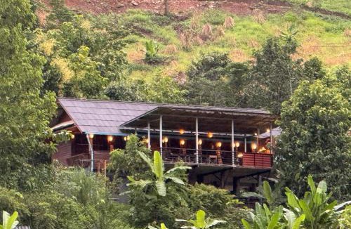Mae Taeng House | Elephant view terrace chiang mai บ้านระเบียงชมช้าง