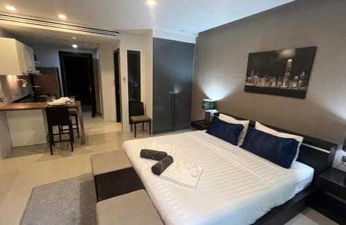 Patong Apartment | EMERALD TERRACE CONDOMINIUM 5th Floor New York Garden view-King Size BED Sleeps 2-by PSR