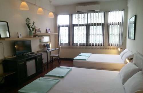 Chan Kasem House | Entire townhouse for 10 in Chatuchak area near Lat Phrao Subway Station