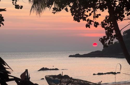 Ranong Cabin | Eternal Forest Beach Bar&Bungalow