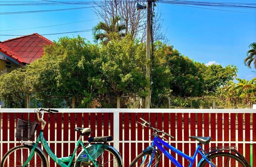 San Phak Wan House | Explore Chiang Mai while staying in a family friendly oasis nearby attractions.