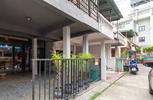 Old City Villa | eye popping old city 2 bedroom duplex at walking street
