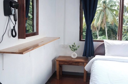 Bokeo Province Hotel | Fabulous 9-bedroom hotel with AC in charming Houayxay