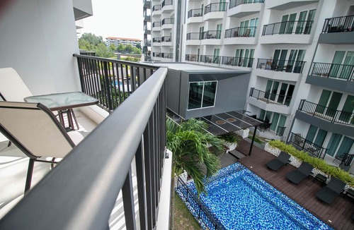 Kram Condo | Family for 5people, 2 pools, AC, Kitchen, Fitness and near the beach