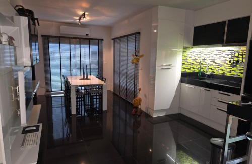 Hua Hin Apartment | Flame Tree Suite 110 sqm 2-Bedroom Apartment