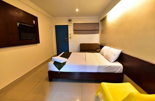 Lat Krabang Hotel | Floral Shire Resort