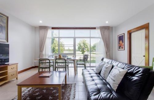 Khanong Phra Apartment | Golf View Suite Private Apartment Khao Yai