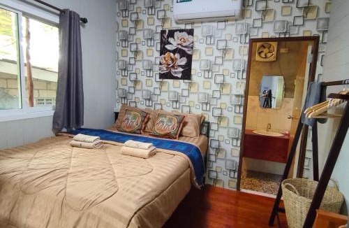 Ko Mook Bed & Breakfast | Goodluck village house