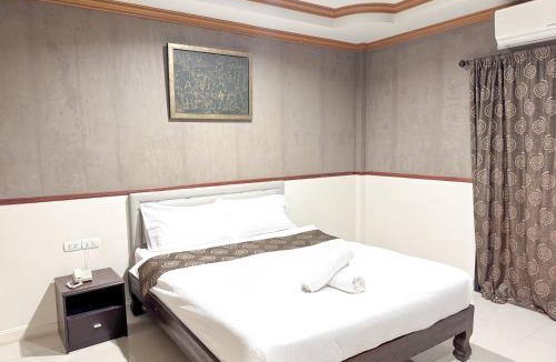 Chomphu Hotel | Grand Amazon Hotel