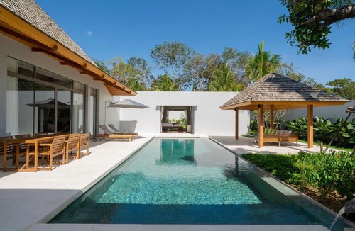 Thep Kasattri Villa | Grand garden villa Free Airport Pickup from 7 days