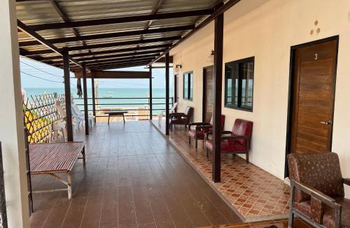 Prachuap Khiri Khan Bed & Breakfast | grandmabalcony