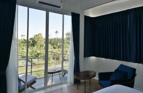 Phra Pradaeng Villa | Green Lung Pool Villas Bangkok