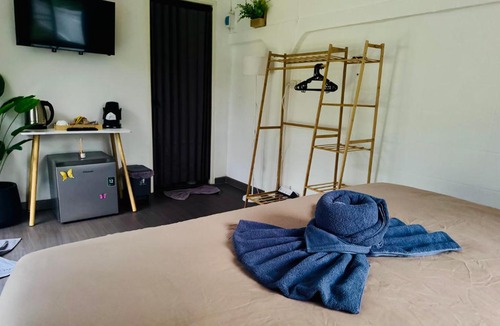 Maret House | Guest home blue